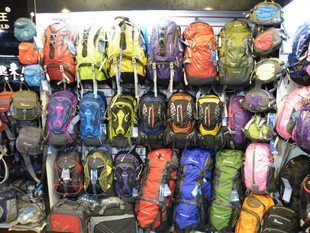 济南槐荫小跑户外用品店 一站式鞋帽装备，助您畅享户外时光